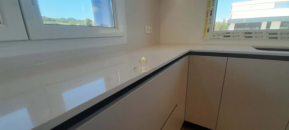 Moradia T4 para Venda em Vialonga Foto 7