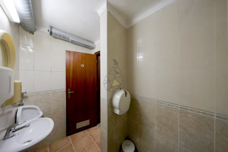 Negócio para Venda em Alvor Foto 17