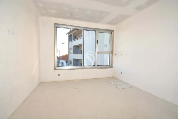 Apartamento T2 para Venda em Sé, Santa Maria e Meixedo Foto 7