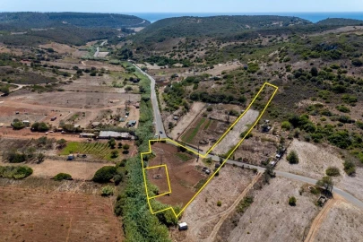 Terreno para Venda em Vila do Bispo e Raposeira