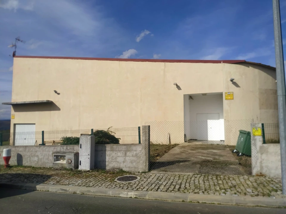 Armazém para Arrendamento em Vimioso Foto 2