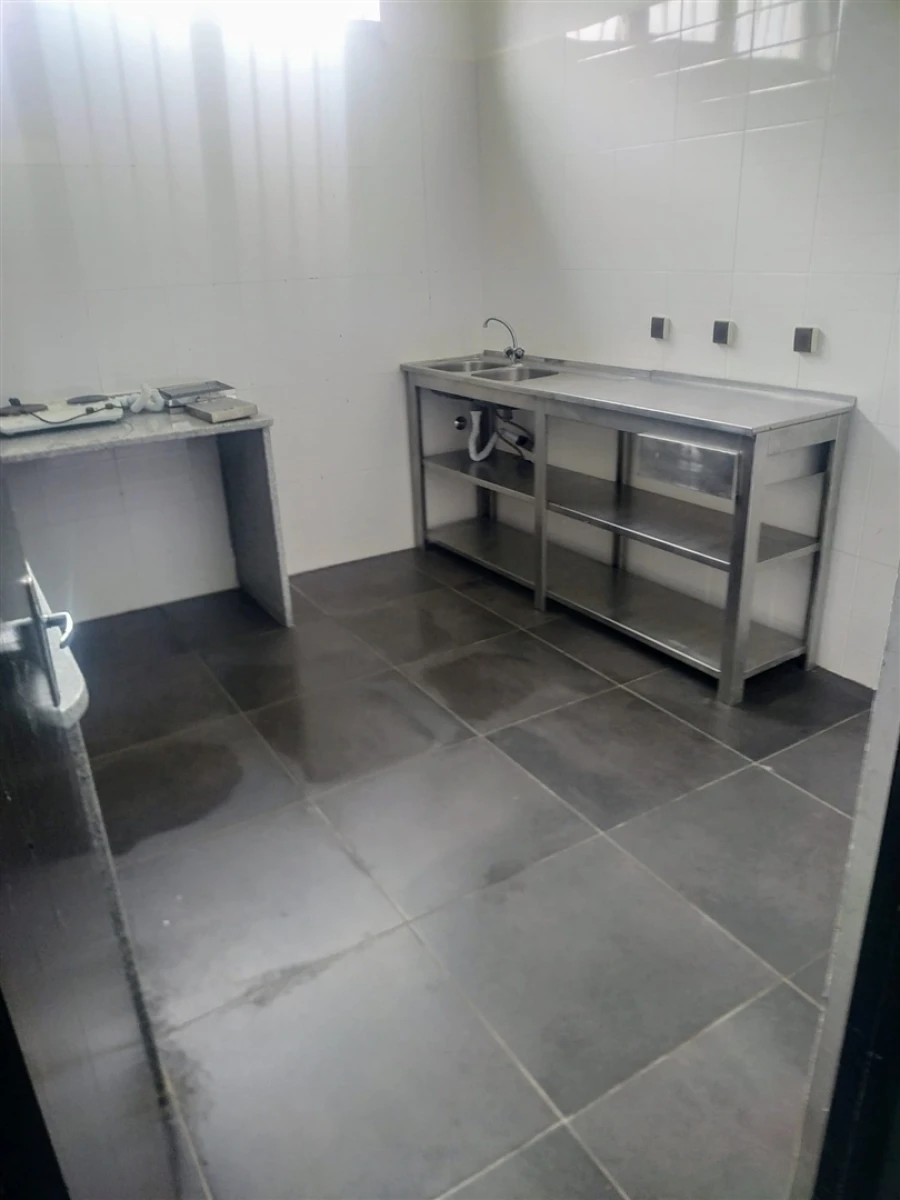 Armazém para Arrendamento em Vimioso Foto 21