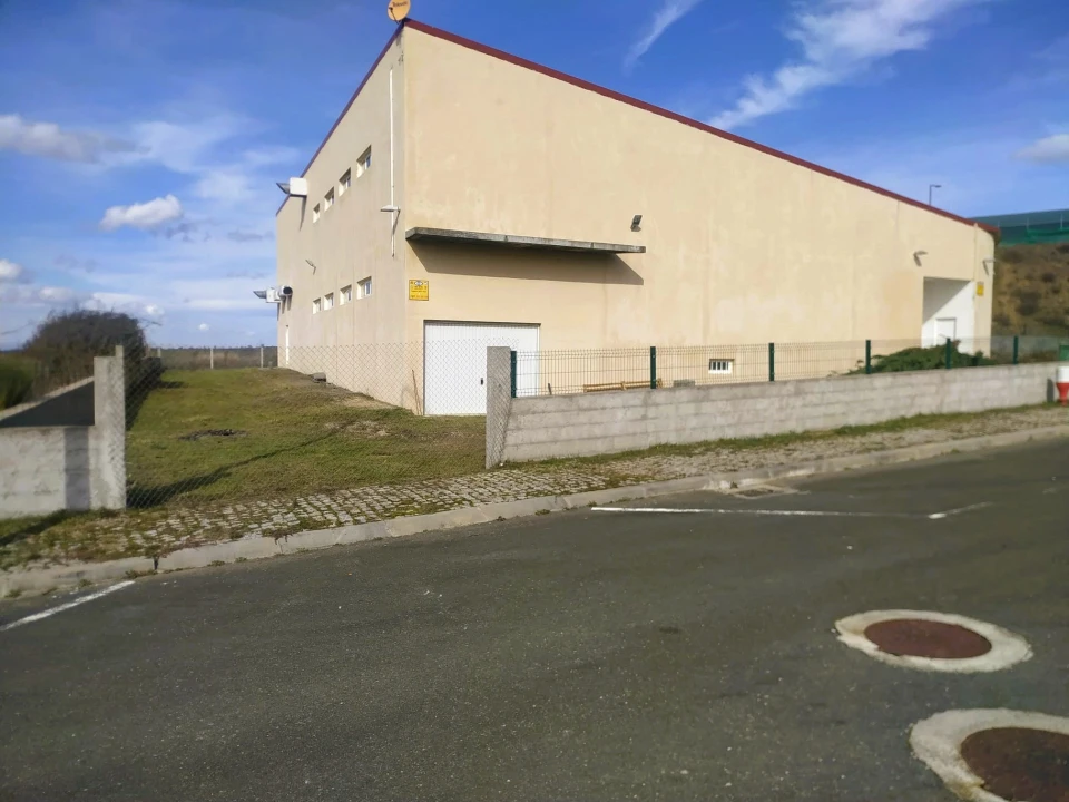 Armazém para Arrendamento em Vimioso Foto 3