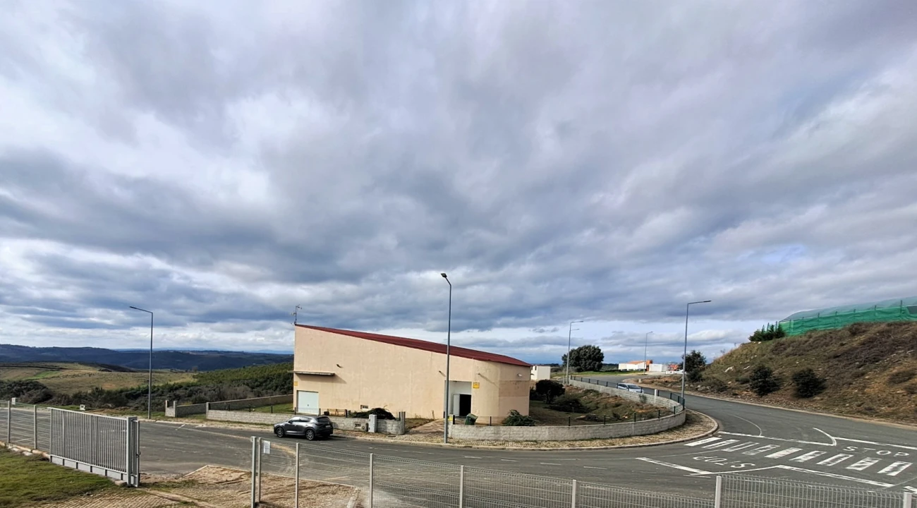 Armazém para Arrendamento em Vimioso Foto 1