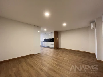 Apartamento T2 para Venda em Repeses e São Salvador