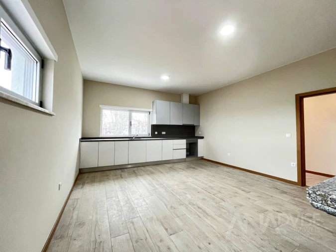 Apartamento T2 para Venda em Cavernães Foto 2
