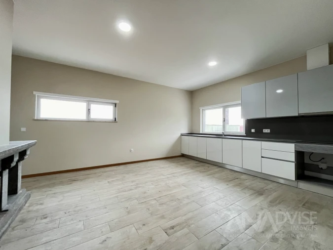 Apartamento T2 para Venda em Cavernães Foto 6