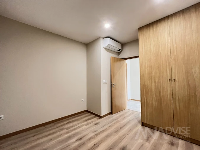 Apartamento T2 para Venda em Cavernães Foto 3