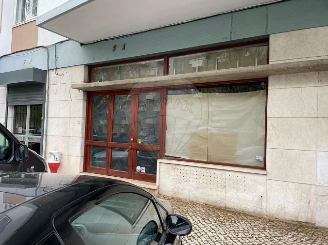 Loja para Arrendamento em Benfica Foto 10