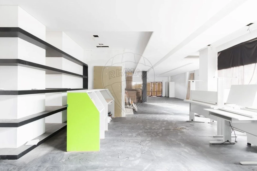 Loja para Arrendamento em Benfica Foto 7