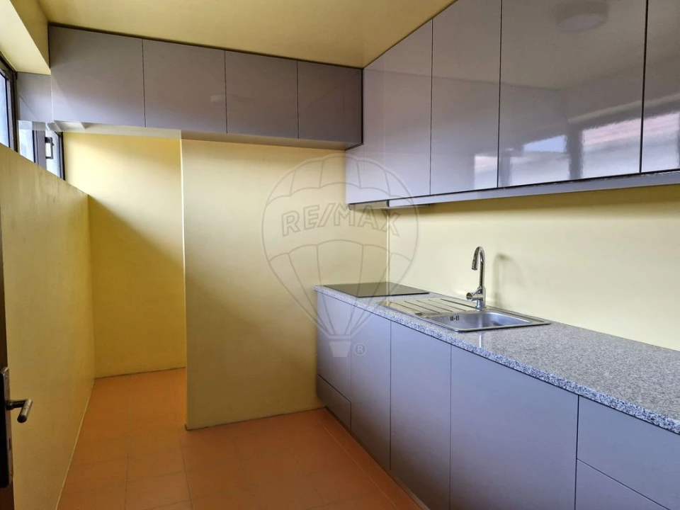 Loja para Arrendamento em Espinho Foto 5