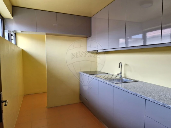 Loja para Arrendamento em Espinho Foto 5