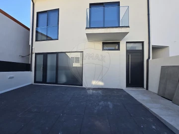 Apartamento T3 para Arrendamento em Matosinhos e Leça da Palmeira