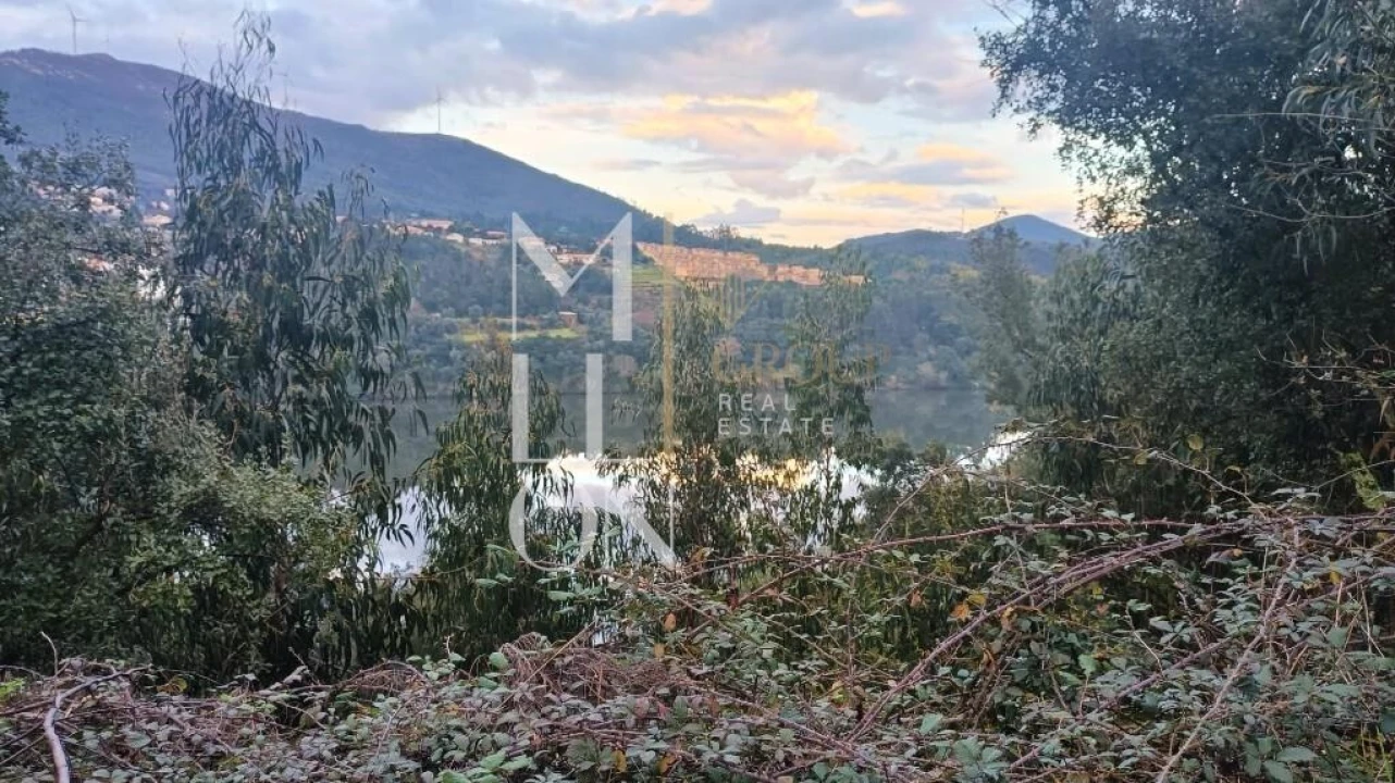Terreno para Venda em Raiva, Pedorido e Paraíso Foto 3