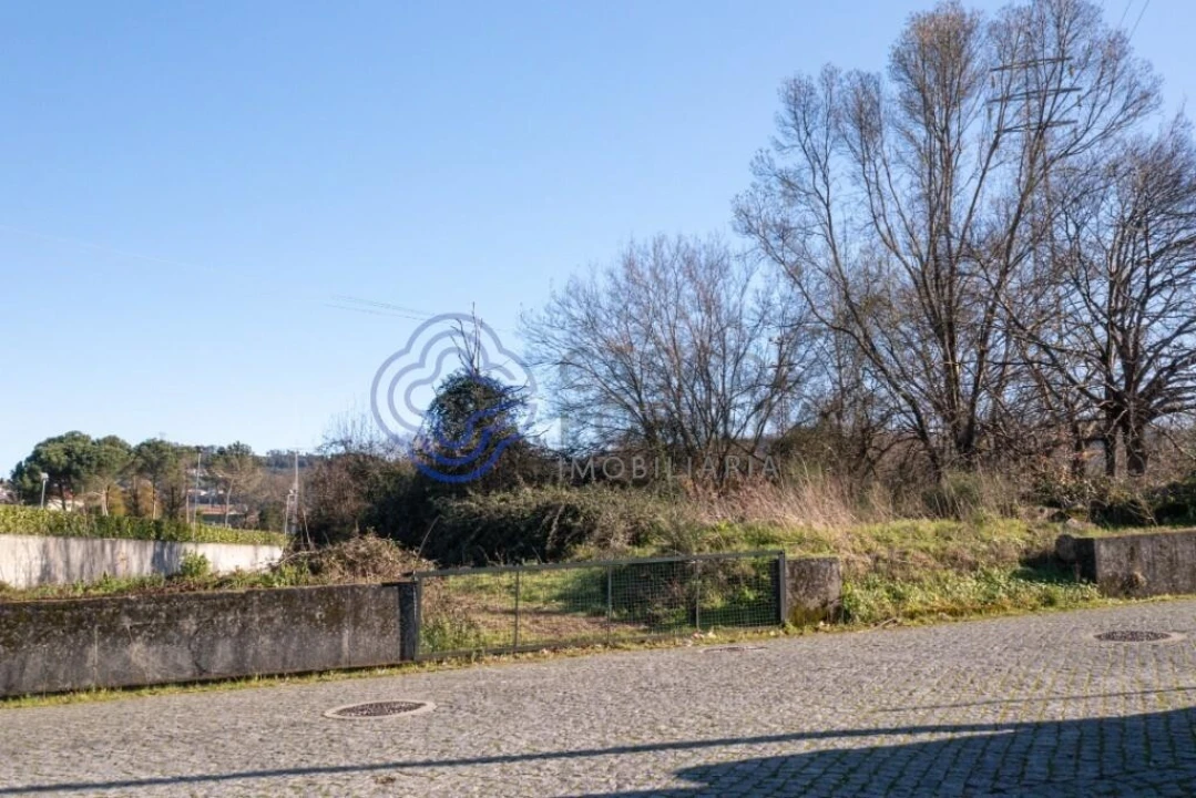 Terreno para Venda em São Tomé de Negrelos Foto 19