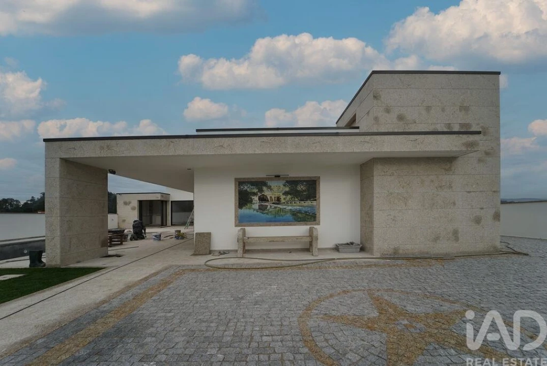 Moradia T4 para Venda em Antas Foto 2