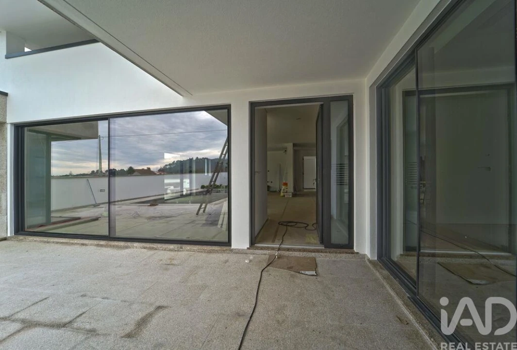 Moradia T4 para Venda em Antas Foto 13