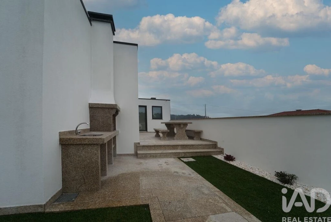 Moradia T4 para Venda em Antas Foto 10