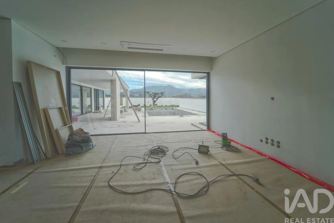 Moradia T4 para Venda em Antas Foto 4