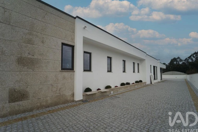 Moradia T4 para Venda em Antas Foto 6