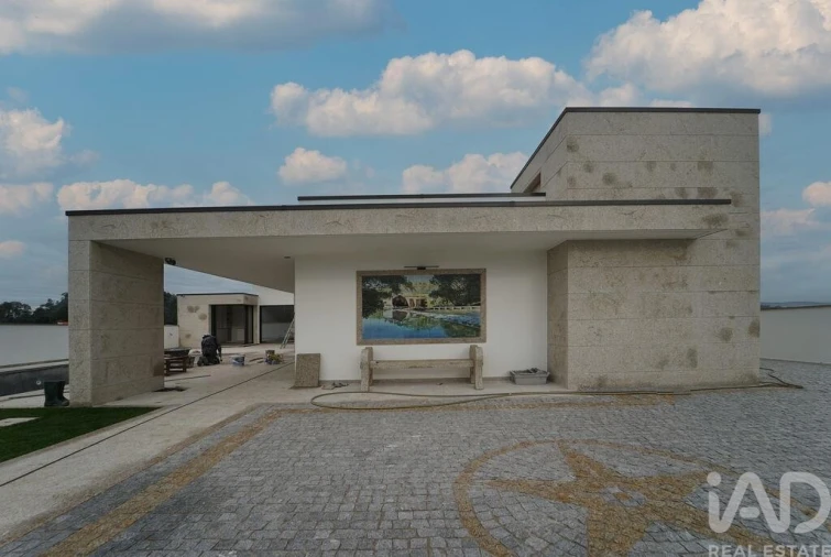 Moradia T4 para Venda em Antas Foto 2