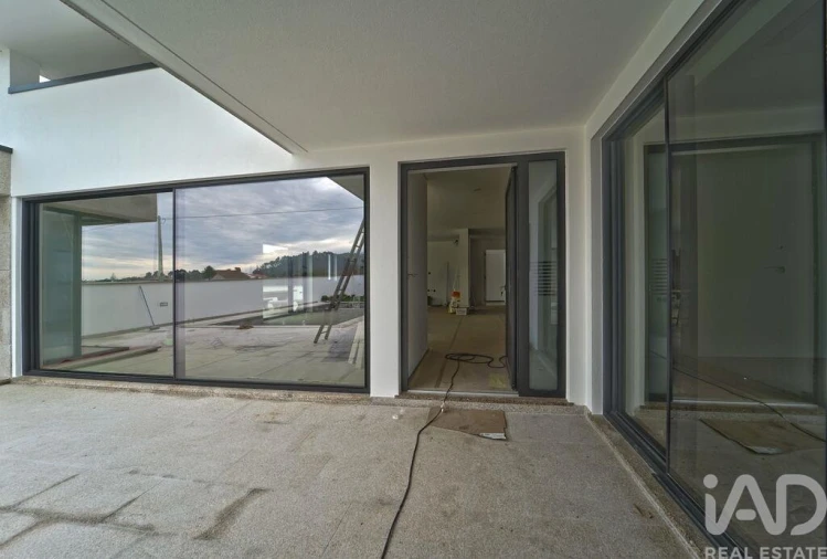 Moradia T4 para Venda em Antas Foto 13