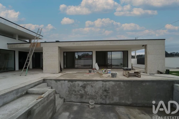 Moradia T4 para Venda em Antas Foto 19