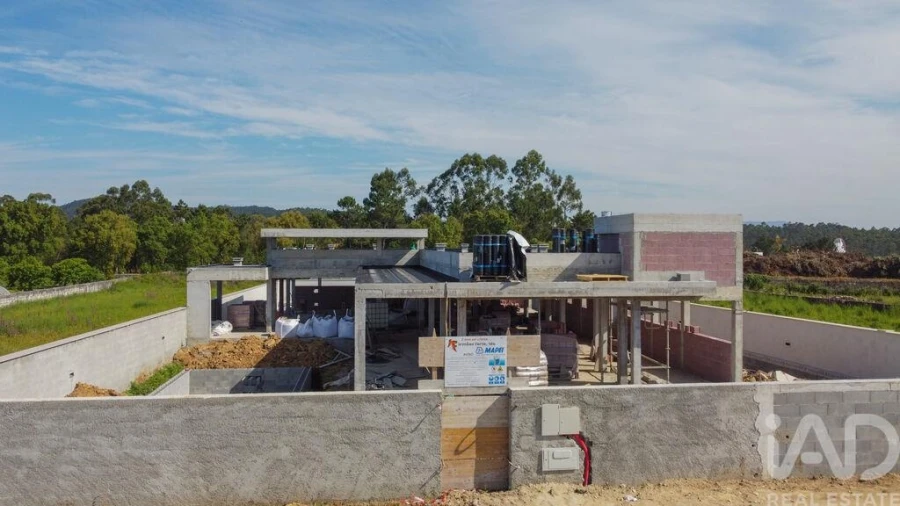 Moradia T4 para Venda em Antas Foto 27