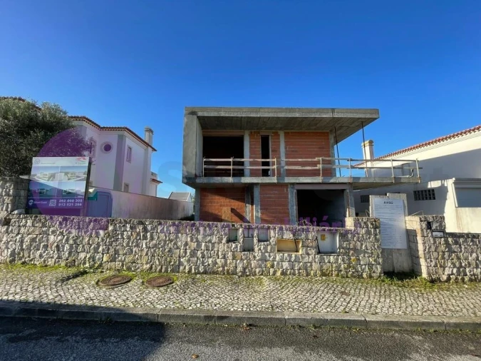 Moradia T4 para Venda em Gaeiras Foto 2