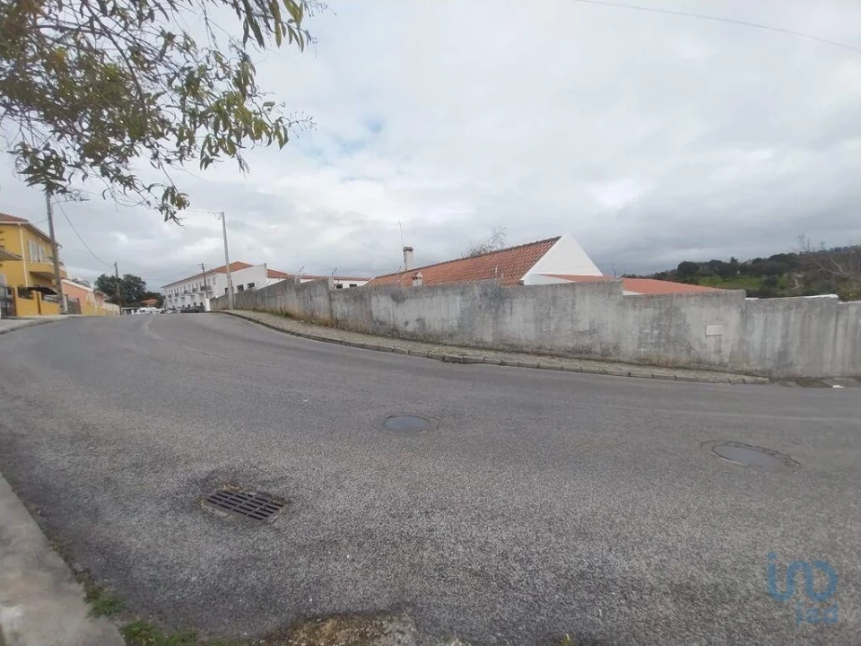 Garagem para Venda em Romeira e Várzea Foto 11