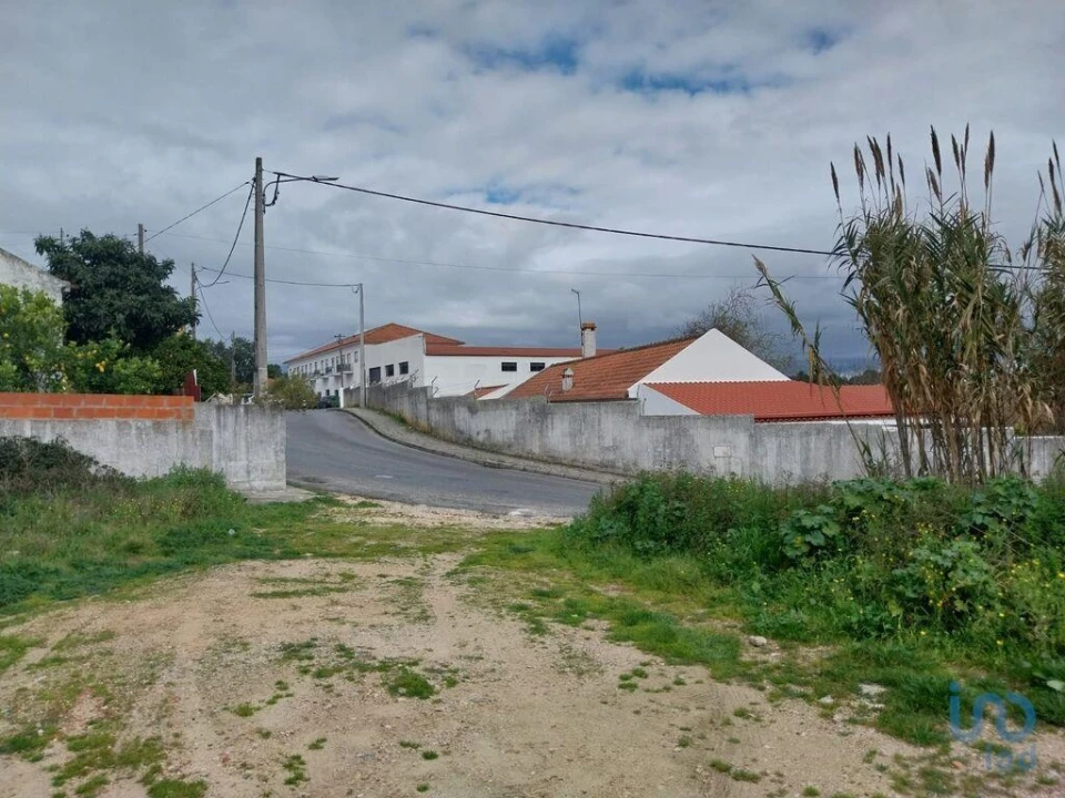 Garagem para Venda em Romeira e Várzea Foto 14