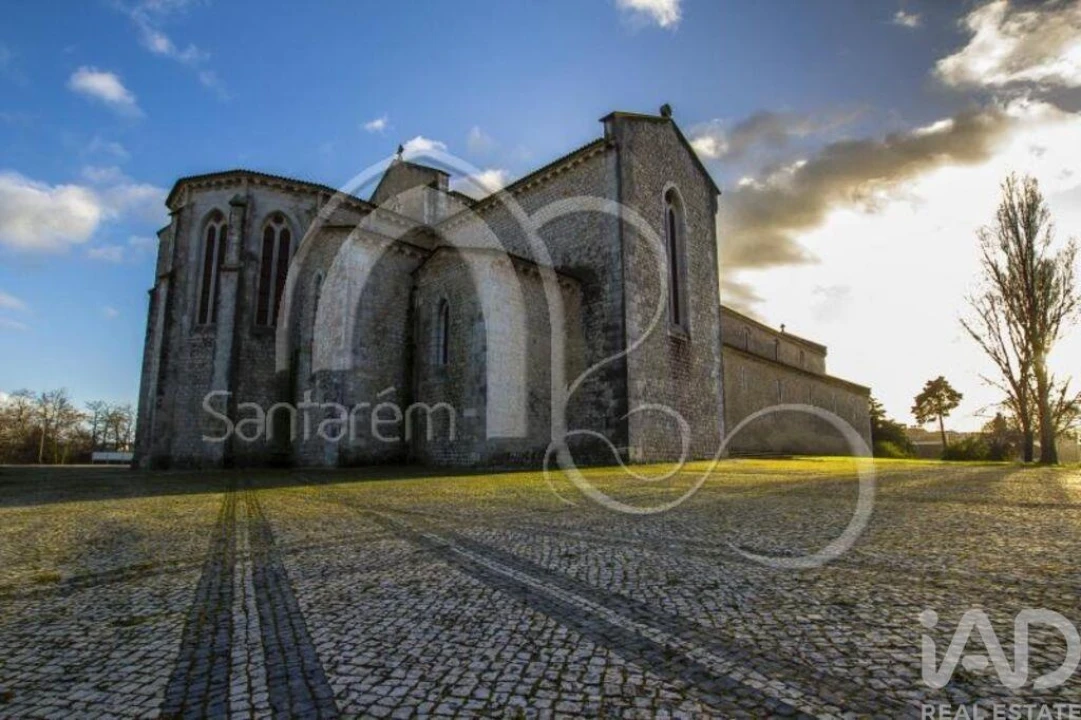 Garagem para Venda em Romeira e Várzea Foto 30