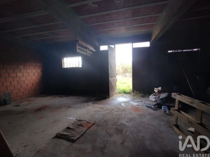 Garagem para Venda em Romeira e Várzea Foto 19