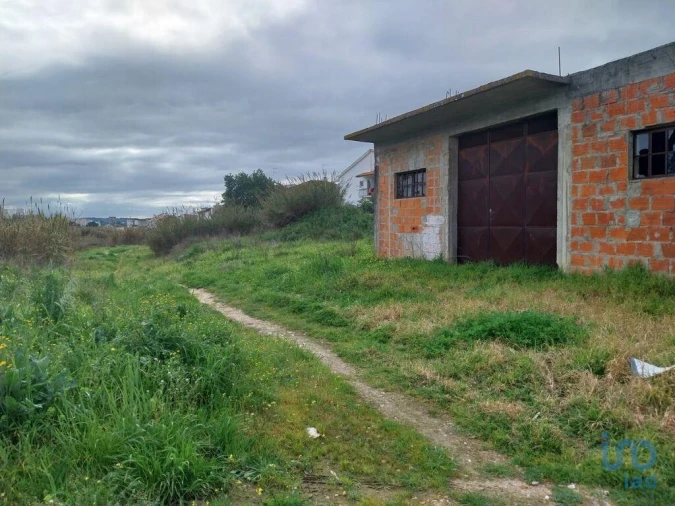 Garagem para Venda em Romeira e Várzea Foto 3