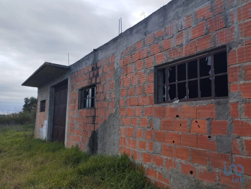 Garagem para Venda em Romeira e Várzea Foto 8