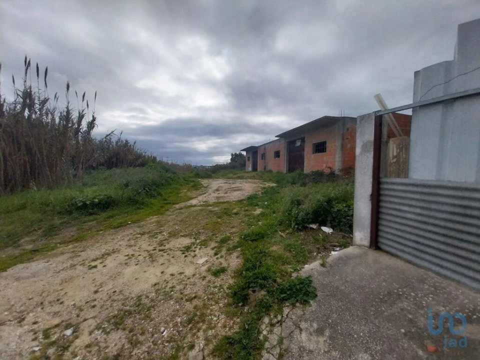 Garagem para Venda em Romeira e Várzea Foto 10