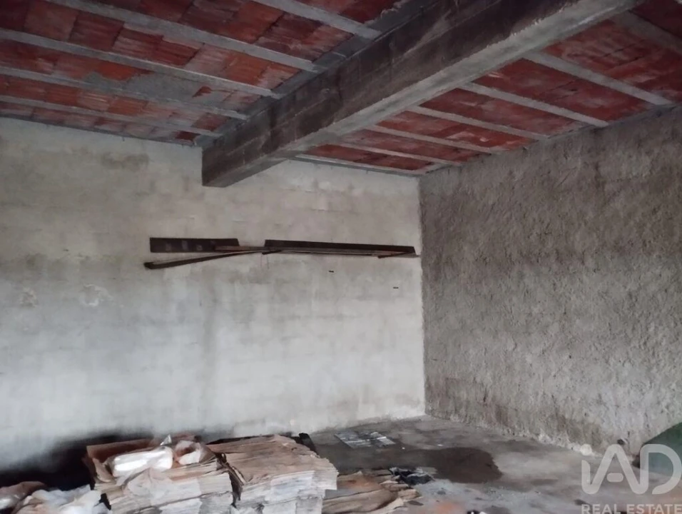 Garagem para Venda em Romeira e Várzea Foto 23