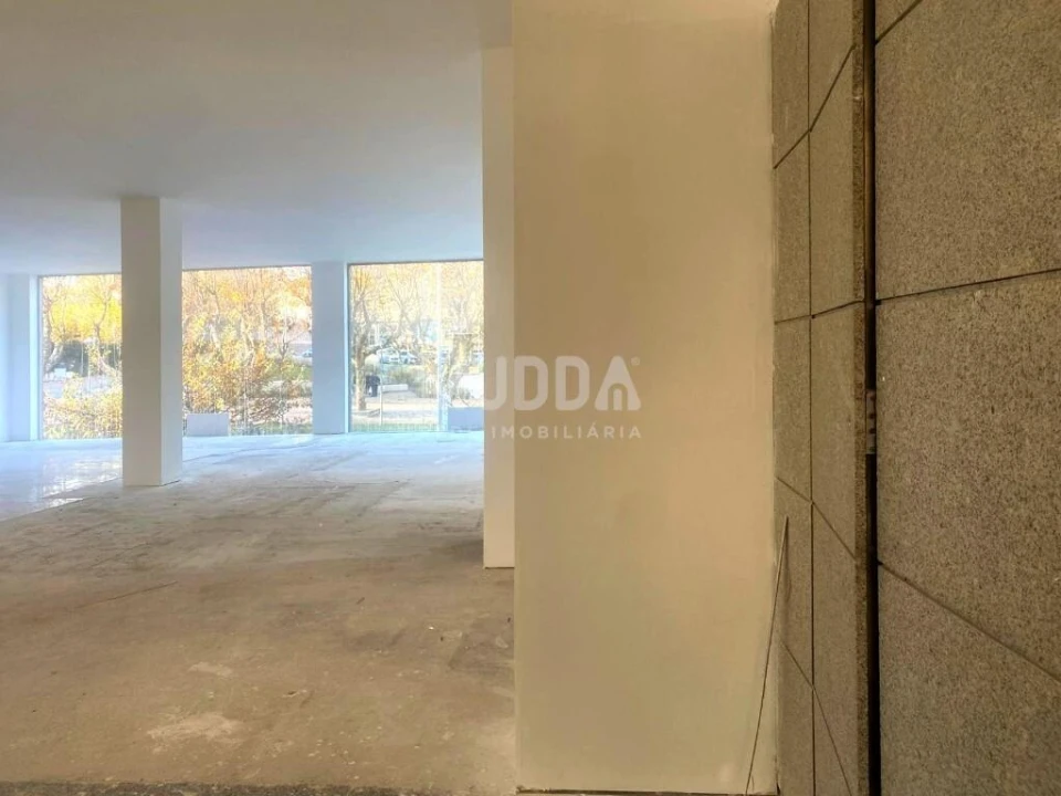 Loja para Arrendamento em Arrifana Foto 4