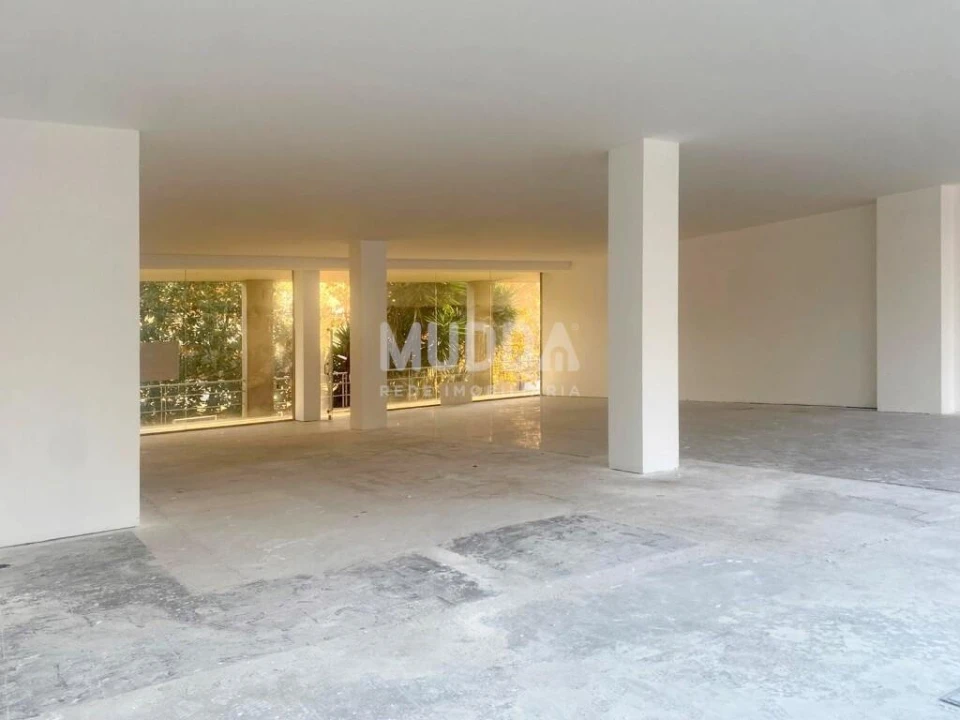 Loja para Arrendamento em Arrifana Foto 8