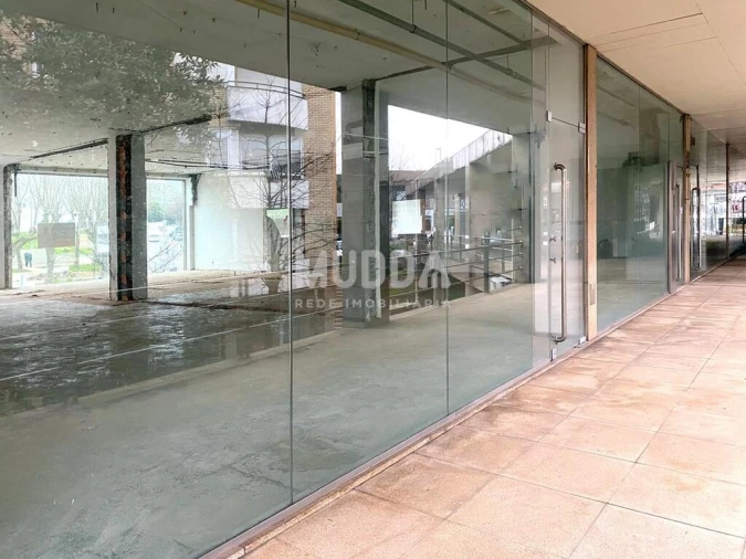 Loja para Arrendamento em Arrifana Foto 3