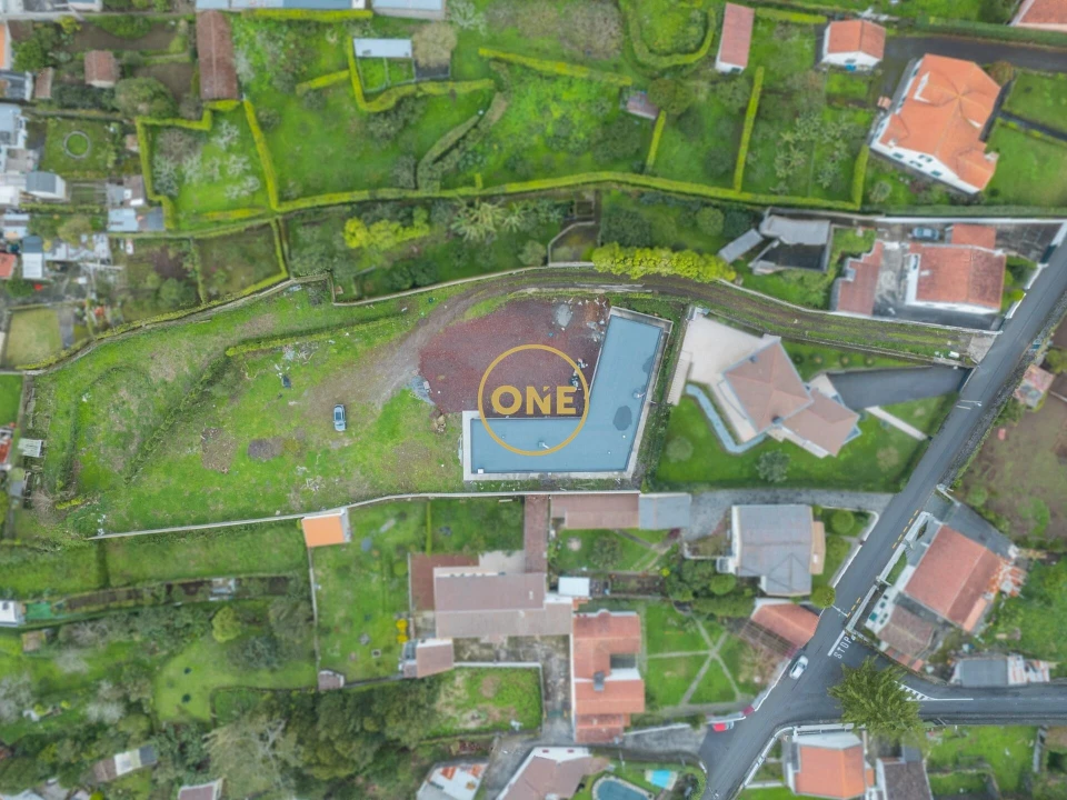 Moradia T3 para Venda em Pico da Pedra Foto 4