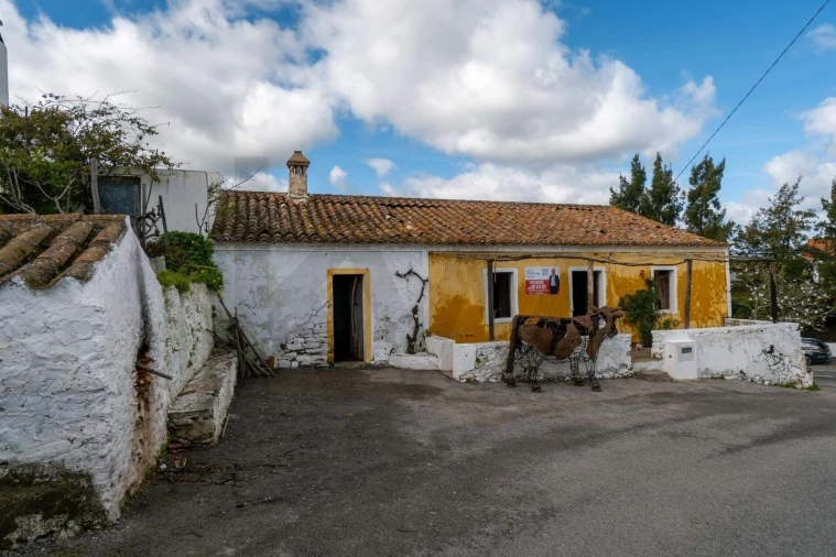 Moradia T3 para Venda em Odeleite Foto 2