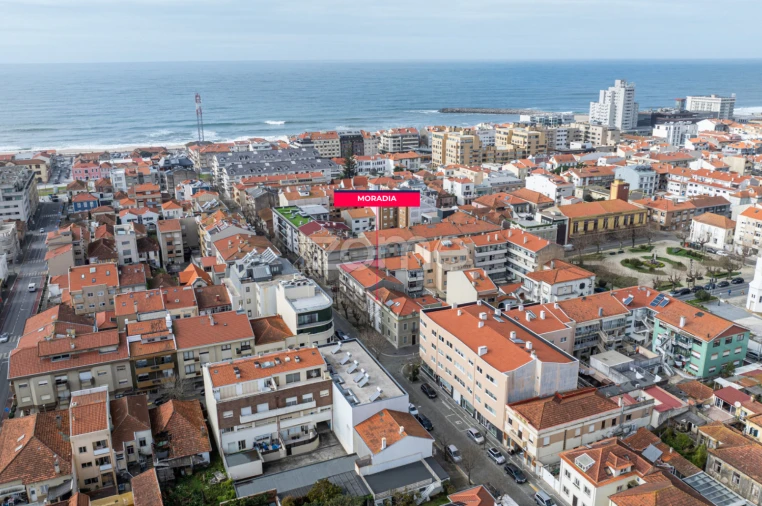 Moradia T5 para Venda em Espinho Foto 2