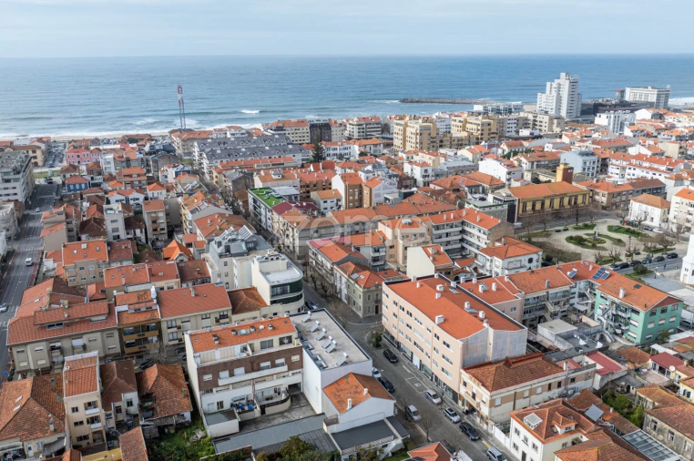 Moradia T5 para Venda em Espinho Foto 32