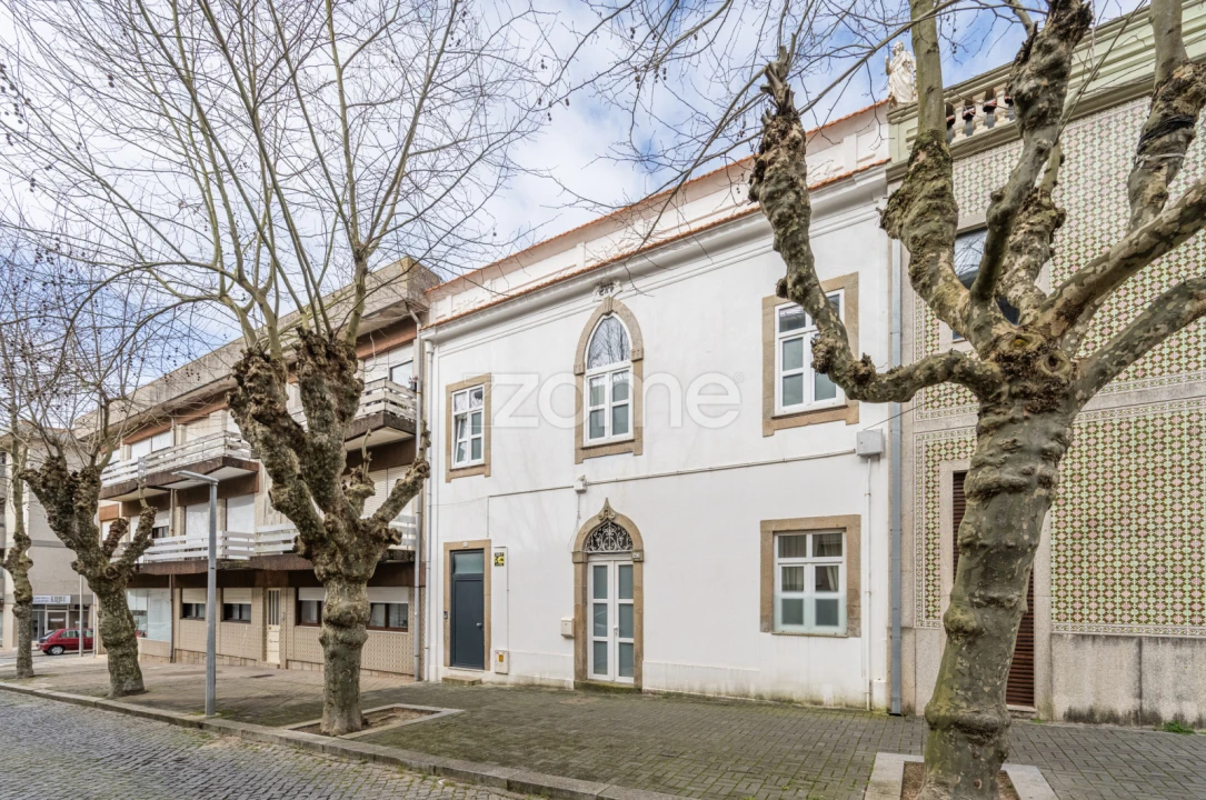 Moradia T5 para Venda em Espinho Foto 1