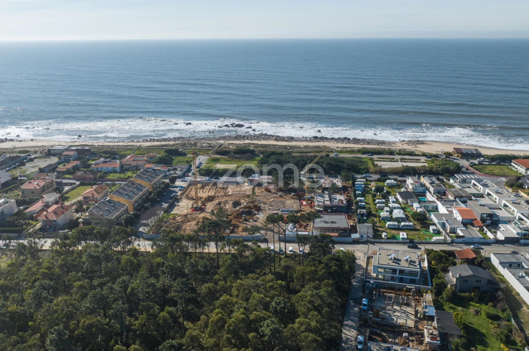 Moradia T4 para Venda em Madalena Foto 12