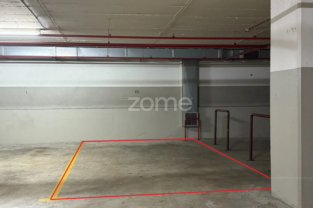 Garagem para Venda em Mafamude e Vilar do Paraíso Foto 2