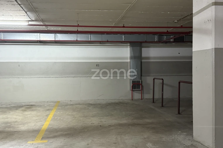 Garagem para Venda em Mafamude e Vilar do Paraíso Foto 2