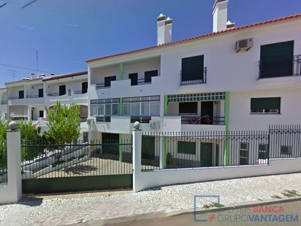 Moradia T4 para Venda em Assunção, Ajuda, Salvador e Santo Ildefonso Foto 10