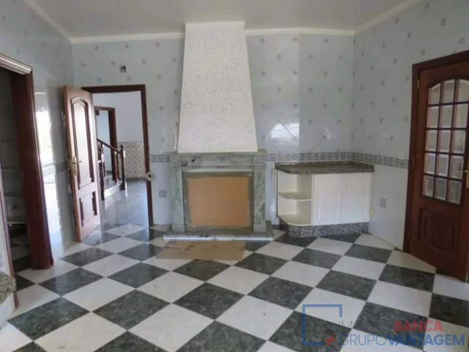 Moradia T4 para Venda em Assunção, Ajuda, Salvador e Santo Ildefonso Foto 9